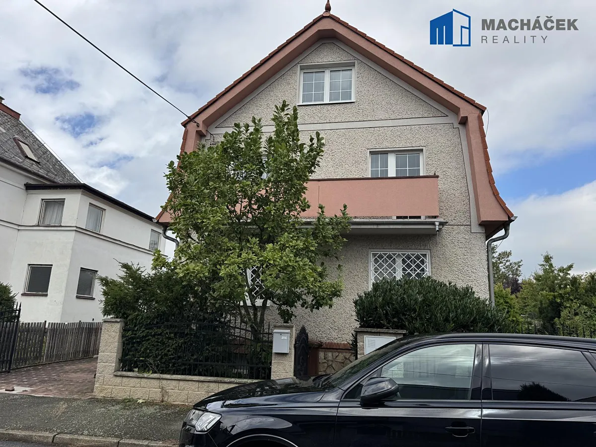 Pronájem bytu 4+kk 100 m²
